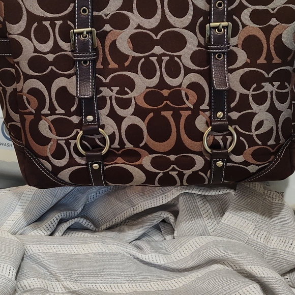 Coach Handbags - Auntentic Coach Brown Leather Handbag. No.10631/Vintage 2006.